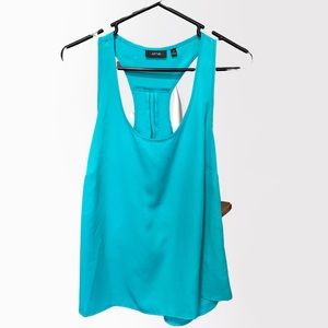 Apt 9 top size medium
